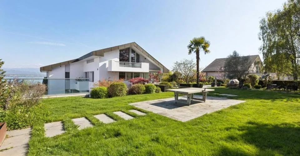 SUPERBE VILLA D EXCEPTION AVEC VUE IMPRENABLE LAC – Foto 7 von 8