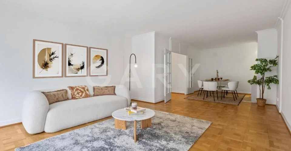 Appartement traversant avec balcons, entièrement rénové & piscines sur le toit