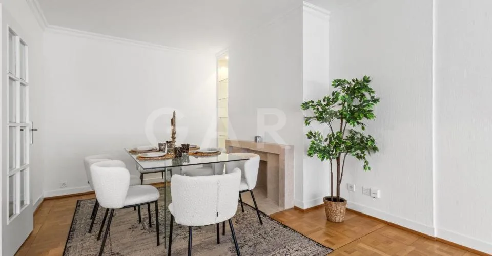 Appartement traversant avec balcons, entièrement rénové & piscines sur le toit