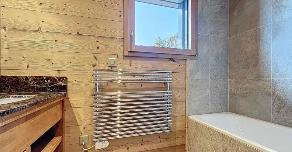 Appartement avec cachet face aux montagnes, à deux pas des pistes