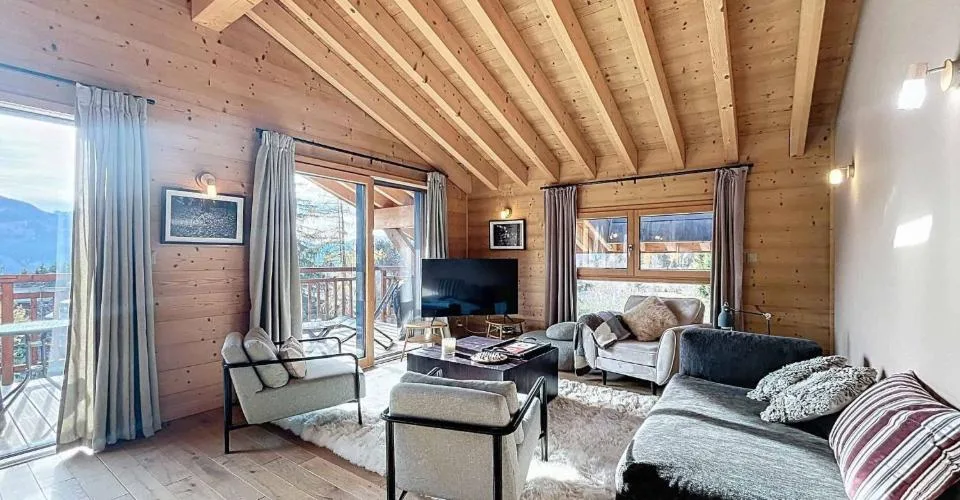 Appartement avec cachet face aux montagnes, à deux pas des pistes