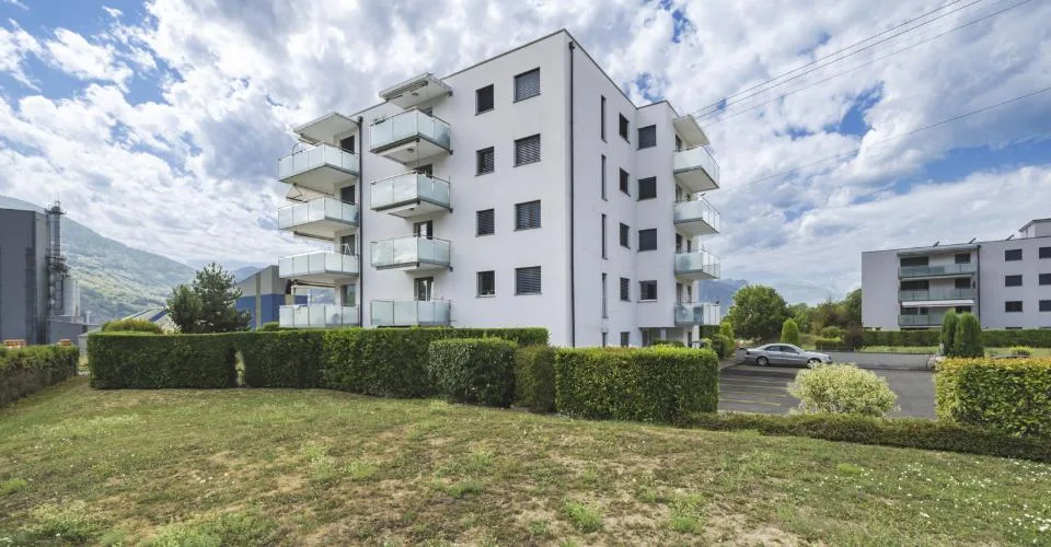 A vendre : 4.5 pièces au dernier étage avec 3 chambres, deux balcons et vue dégagée