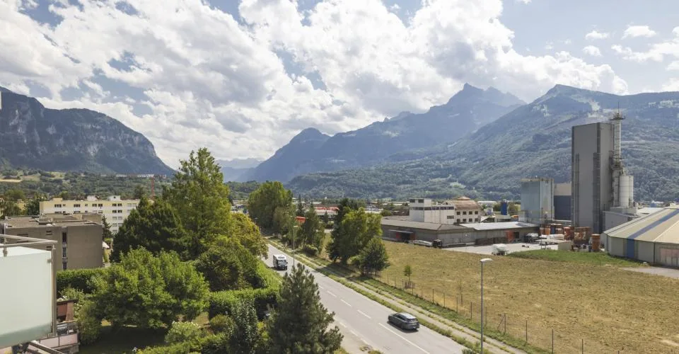 A vendre : 4.5 pièces au dernier étage avec 3 chambres, deux balcons et vue dégagée
