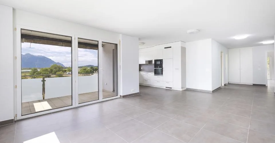 A vendre : 4.5 pièces au dernier étage avec 3 chambres, deux balcons et vue dégagée