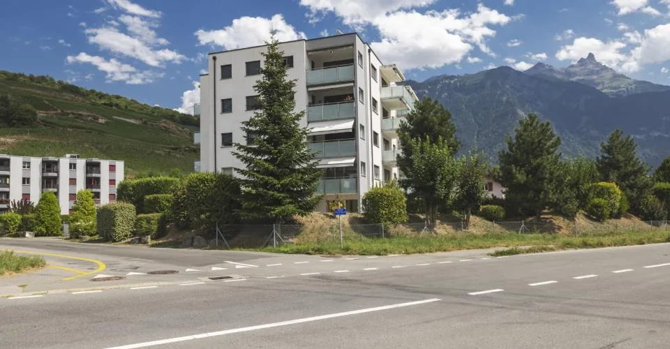 A vendre : 4.5 pièces au dernier étage avec 3 chambres, deux balcons et vue dégagée