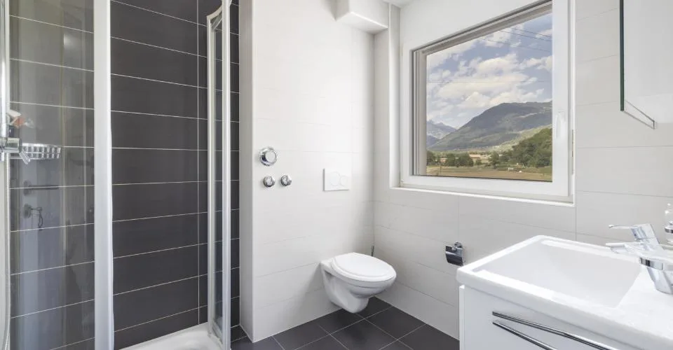 A vendre : 4.5 pièces au dernier étage avec 3 chambres, deux balcons et vue dégagée
