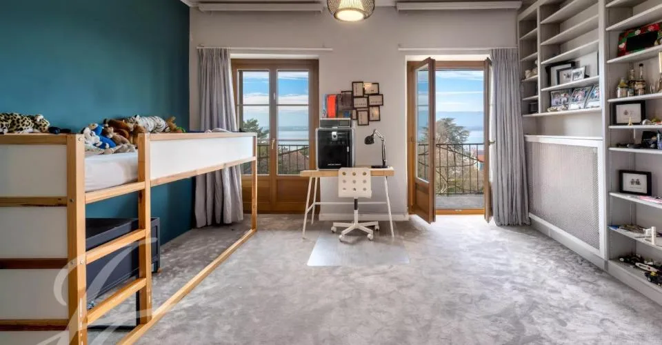 EXCLUSIVITÉ - Belle maison de village avec vue panoramique sur le lac