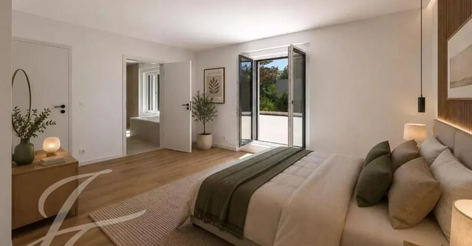 A quelques pas des rives du lac : Villa rénovée avec piscine