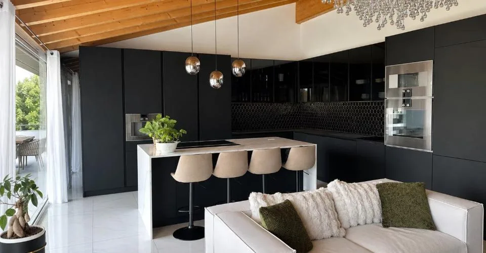 Attique 5,5 pièces - haut standing avec terrasse de 40 m², jacuzzi et