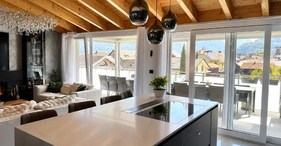 Attique 5,5 pièces - haut standing avec terrasse de 40 m², jacuzzi et
