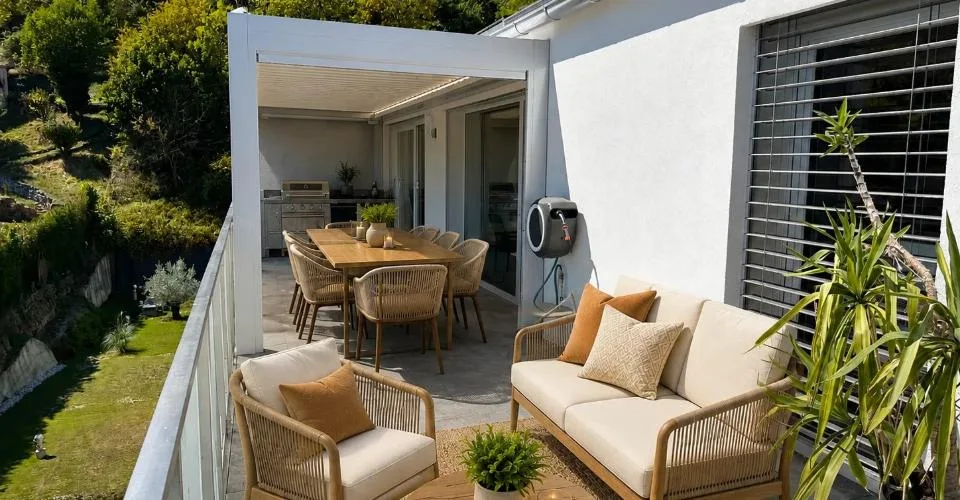 Attique 5,5 pièces - haut standing avec terrasse de 40 m², jacuzzi et