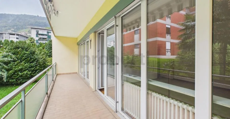 Grand Balcon, Accès par Ascenseur, Salle de Bain et Cuisine Neuves (2020) près du Lac et des Services! – photo 4 sur 32