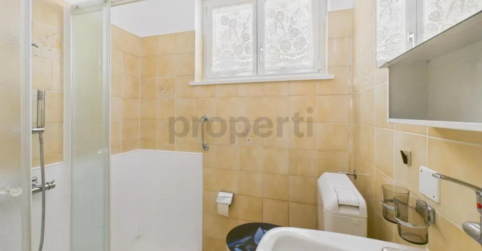 Grand Balcon, Accès par Ascenseur, Salle de Bain et Cuisine Neuves (2020) près du Lac et des Services! – photo 3 sur 32