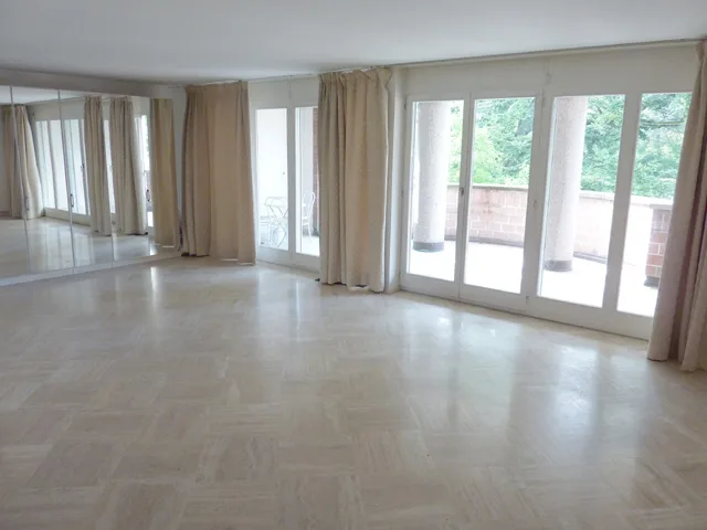Dreigeschossige Wohnung mit 7 Zimmern und 4 Schlafzimmern – Foto 4 von 22