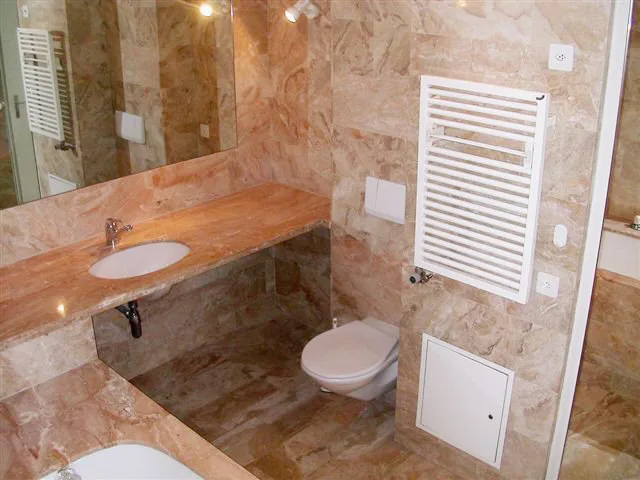 Dreigeschossige Wohnung mit 7 Zimmern und 4 Schlafzimmern – Foto 6 von 22