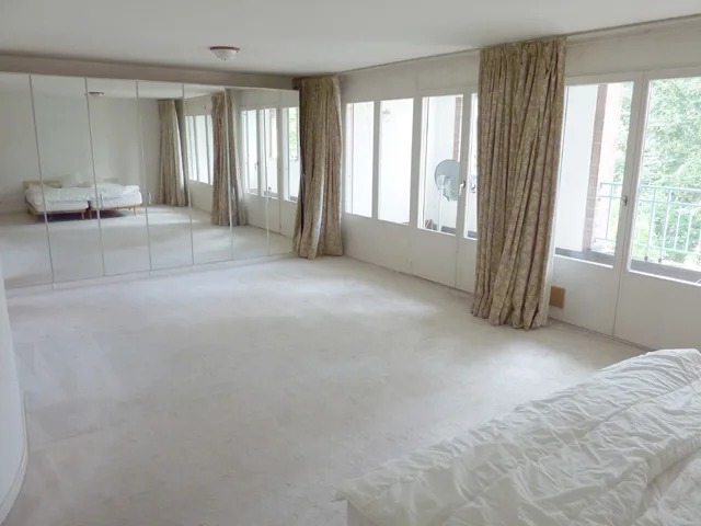 Dreigeschossige Wohnung mit 7 Zimmern und 4 Schlafzimmern – Foto 3 von 22