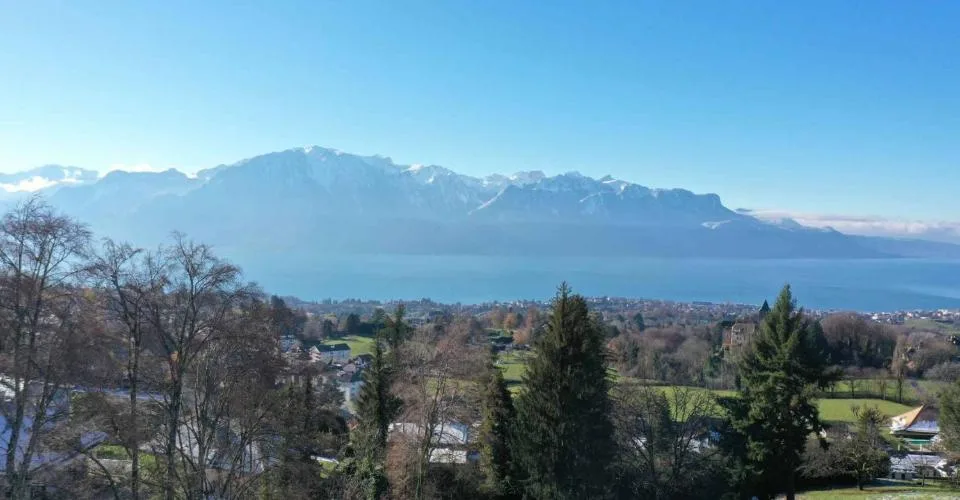 Terrain à bâtir avec permis de construire en force