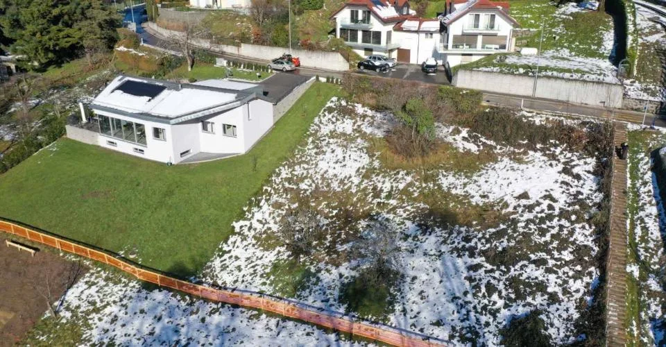 Terrain à bâtir avec permis de construire en force