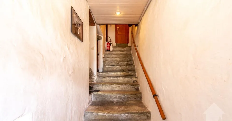 Authentique maison villageoise du 18ème avec espaces extérieurs – photo 4 sur 13