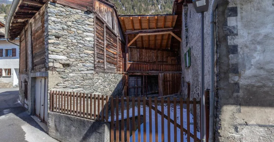 Authentique maison villageoise du 18ème avec espaces extérieurs – photo 2 sur 13
