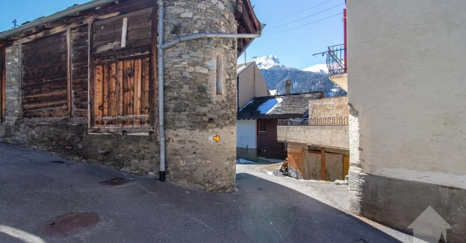 Authentique maison villageoise du 18ème avec espaces extérieurs – photo 3 sur 13