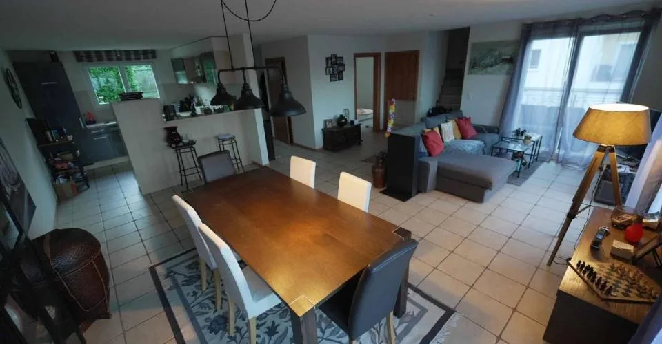 Superbe villa mitoyenne de 5½ pièces avec terrasse, jardin, garage et place de parc