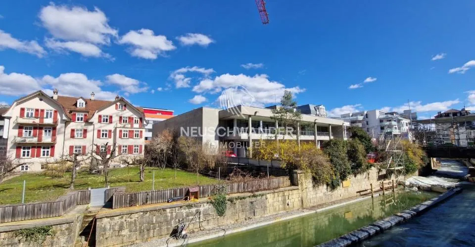 Immeuble de rendement mixte et 19 parkings à Delémont à vendre – Foto 2 von 12