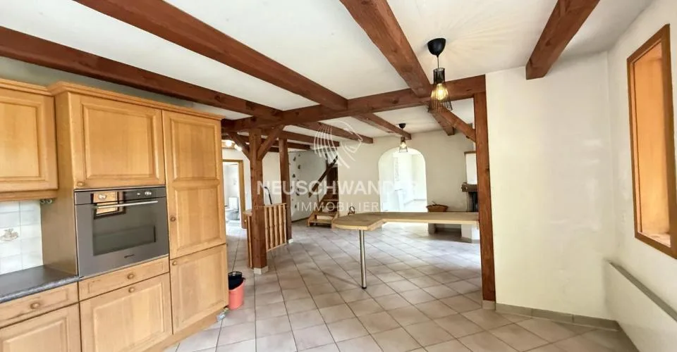 À vendre maison locative de 3 logements et 1 atelier à Soyhières