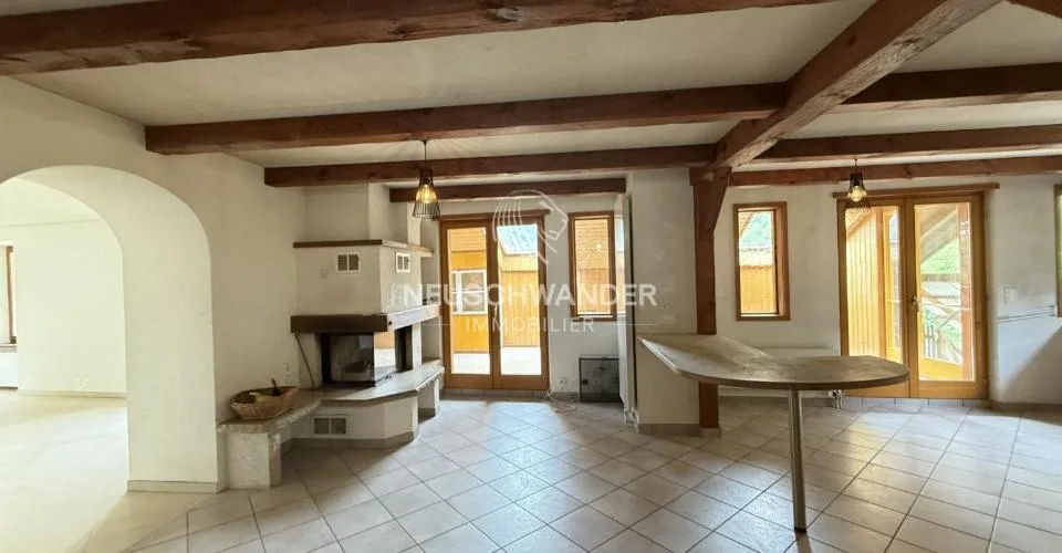À vendre maison locative de 3 logements et 1 atelier à Soyhières