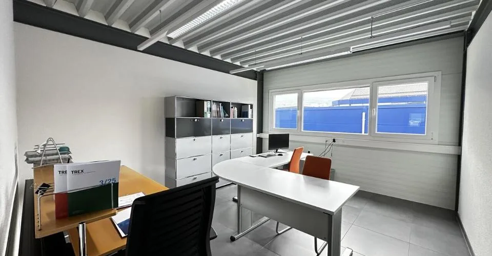 À vendre immeuble avec ateliers et bureaux à Delémont