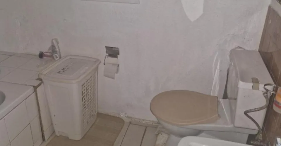 Grande bâtisse de 2 appartements à vendre à Eschert