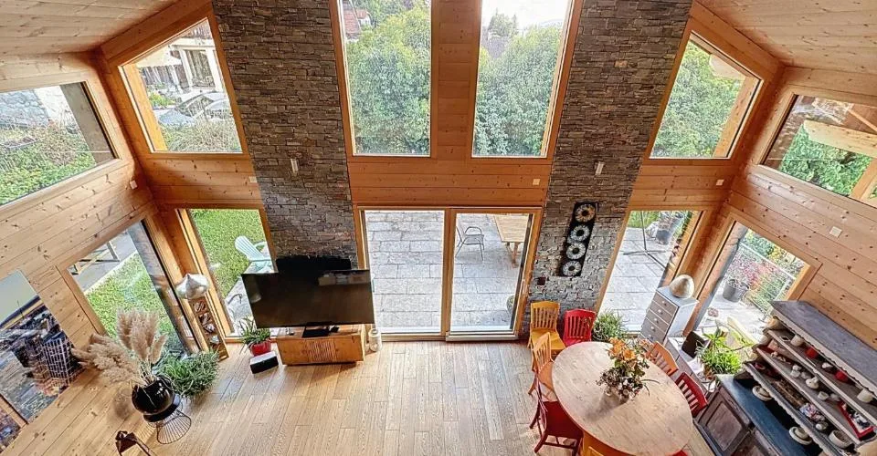 Villa d'architecte à saint-cergues (FR) avec piscine intérieure