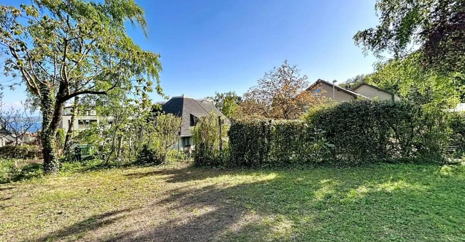 Villa individuelle dans les hauteurs de Neuchâtel, vue lac et alpes