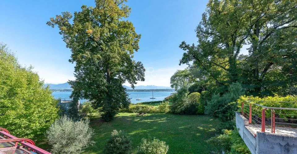 Propriété en 2ème ligne - vue lac