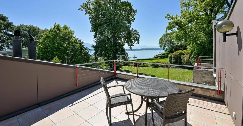 Propriété en 2ème ligne - vue lac