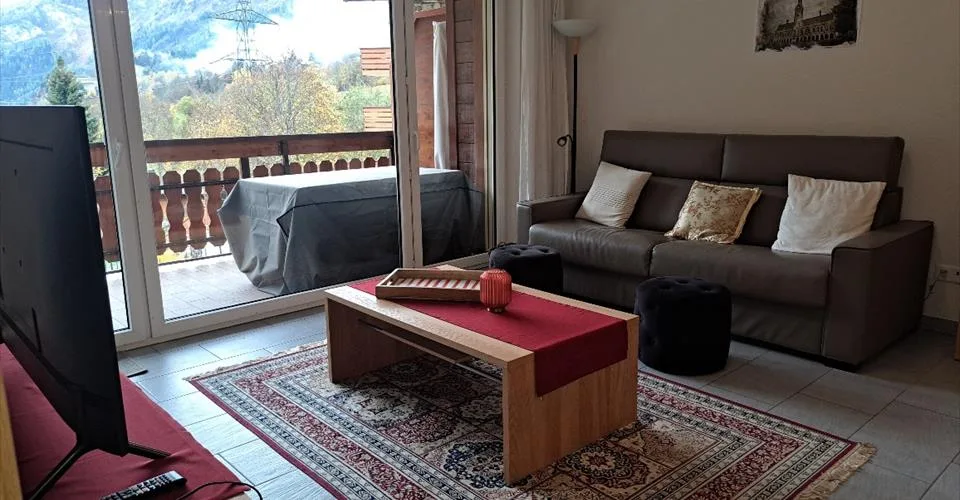 Immeuble 2.5-13, appartement moderne de 2,5 pièces dans un quartier calme avec grand balcon et belle vue – Foto 2 von 7