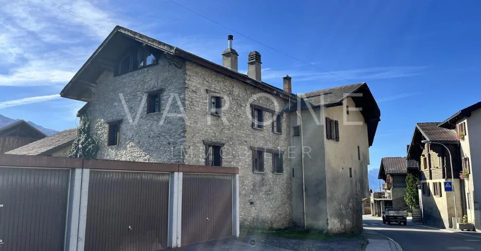Maison villageoise de deux appartements à Roumaz-Savièse