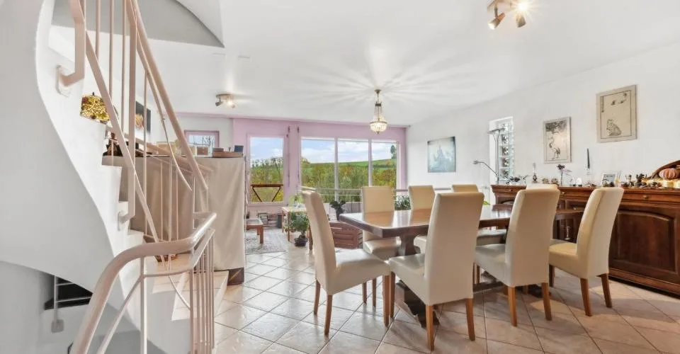 Charmante maison contigue à vendre à proximité d'Aubonne