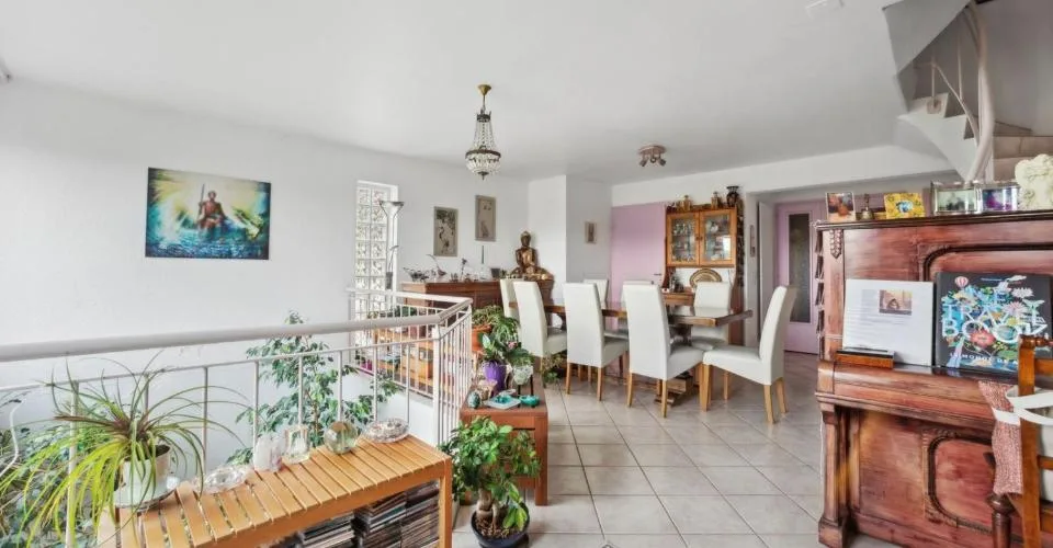 Charmante maison contigue à vendre à proximité d'Aubonne