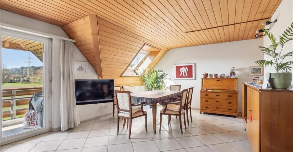Charmant appartement mansardé avec vue sur la verdure