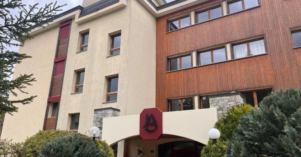 Studio rénové proche du centre de Montana avec terrasse