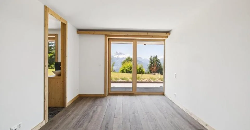 Rare duplex avec jardin, ski-in & ski-out, vue sublime! – Foto 8 von 13