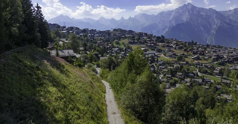 Deux terrains constructibles, libres de mandat avec accès au Bisse – photo 8 sur 12