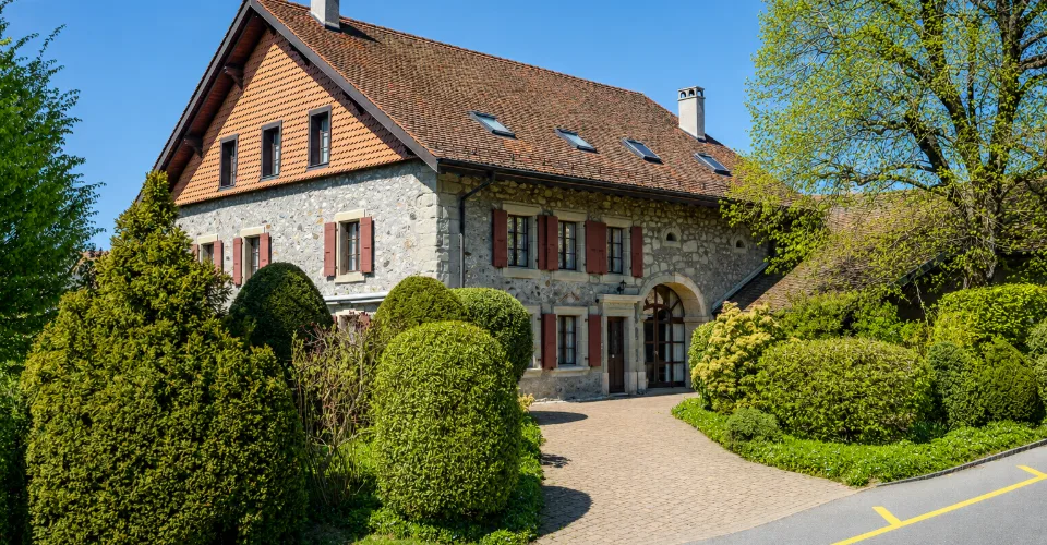 Ancienne ferme vaudoise rénovée avec potentiel