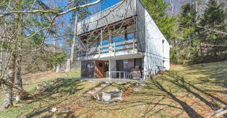 Les Savagnières, joli chalet de 4.5 pièces en pleine nature avec garage – Foto 2 von 13