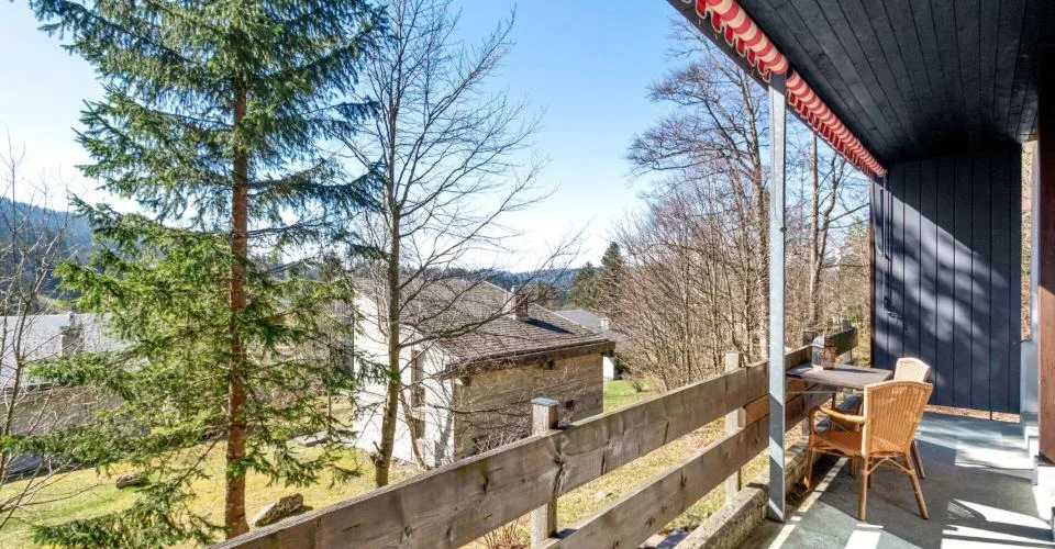 Les Savagnières, joli chalet de 4.5 pièces en pleine nature avec garage – Foto 12 von 13