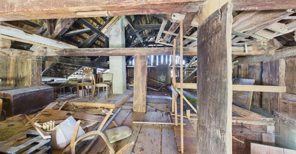 Maison à démolir avec projet de construction approuvé à vendre