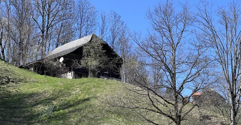 Maison à démolir avec projet de construction approuvé à vendre