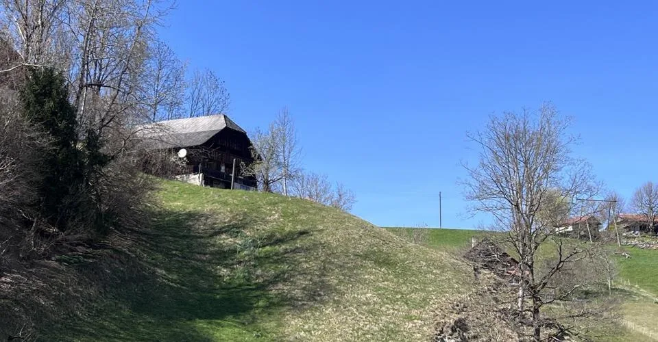 Maison à démolir avec projet de construction approuvé à vendre