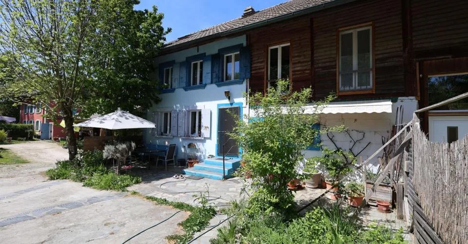 En exclusivité - Maison de charme de 7.5 pièces avec parcelle de 2'000 m2 – Foto 3 von 13